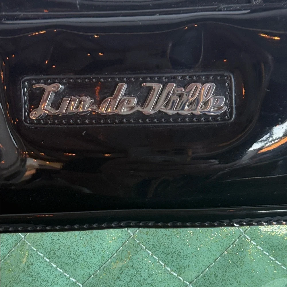 LUX DE VILLE LUCKY ME MESSENGER LAPTOP BAG SPARKLE GREEN PATENT LEATHER BLACK - Picture 2 of 15